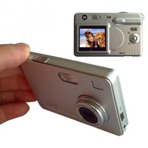 ULTRA SLIM DIGITAL CAMERA 4X ZOOM 5.6 MP+ 256MB SD CARD