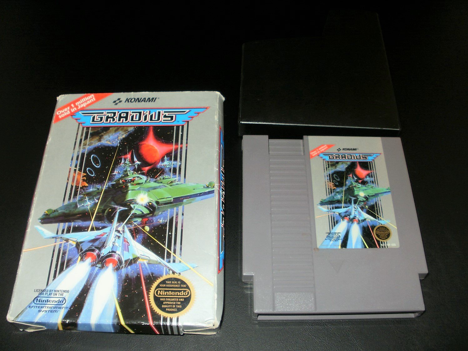 Gradius - Nintendo NES - With Box & Cartridge Sleeve - 5 Screw 1986 Version