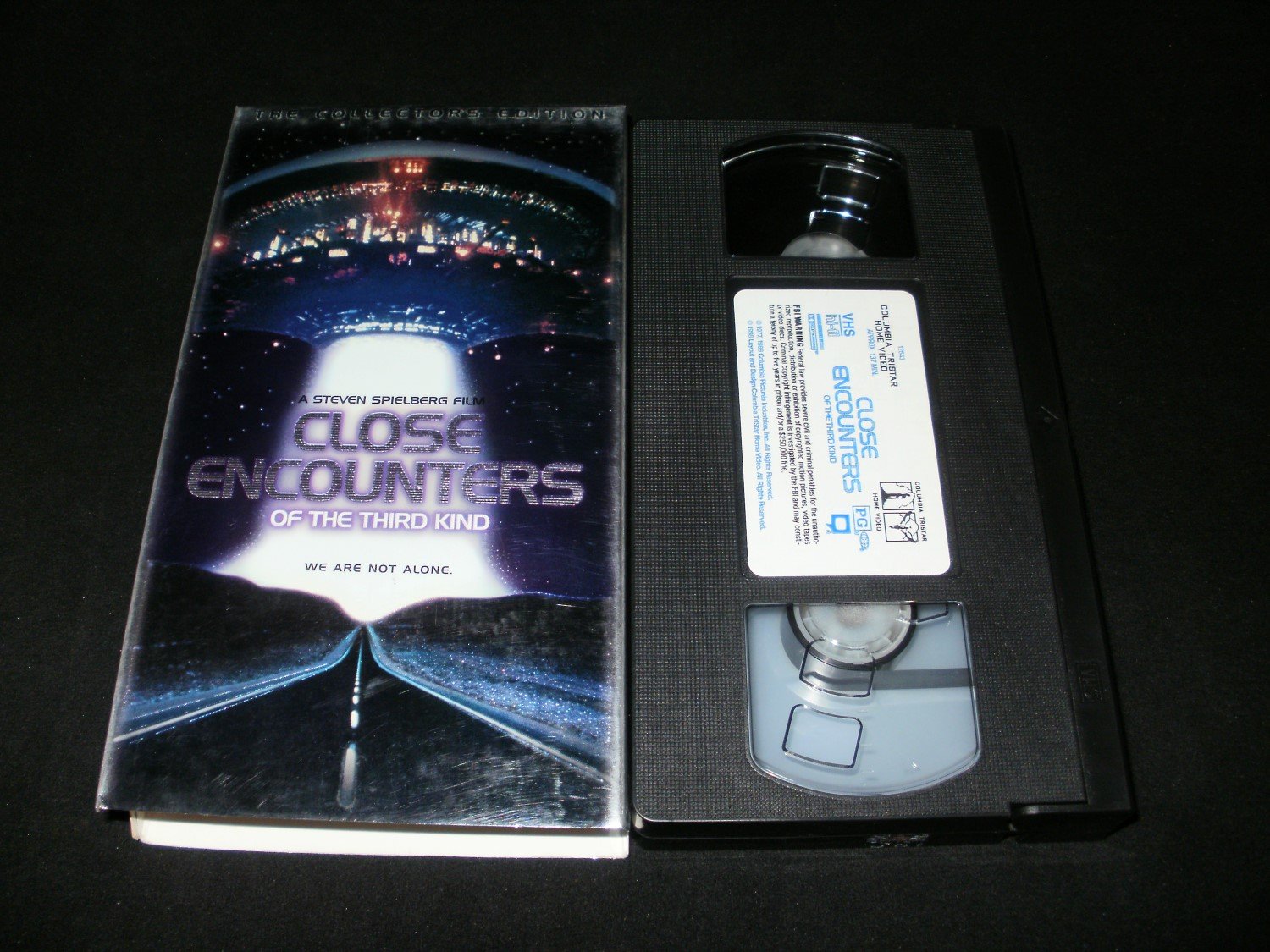 Close Encounters of the Third Kind - 1998 VHS Movie - Collector's Edition