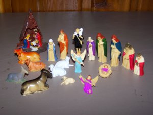 small nativity figures lot of figures