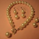 White Freshwater Pearl set.