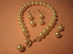 White Freshwater Pearl set.