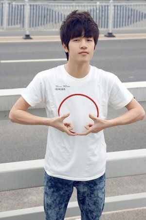 2804100033 Mens casual tee