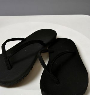 2904100019 flip-flops