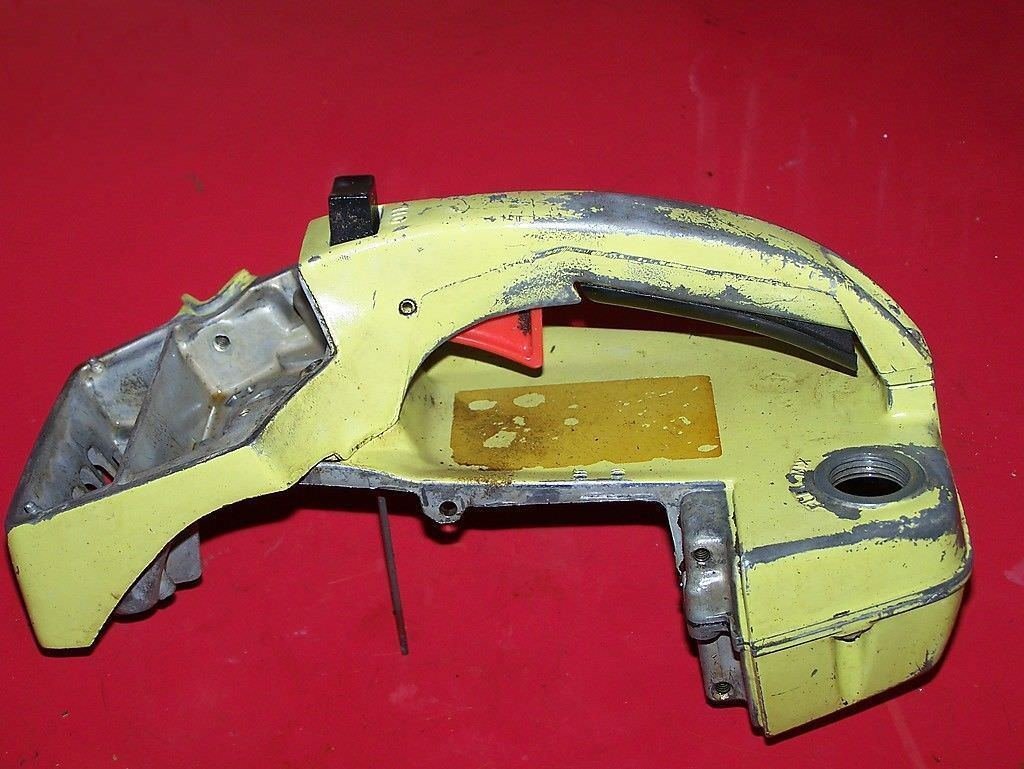 POULAN 25 s25DA CHAINSAW GAS TANK TOP HANDLE TRIGGER