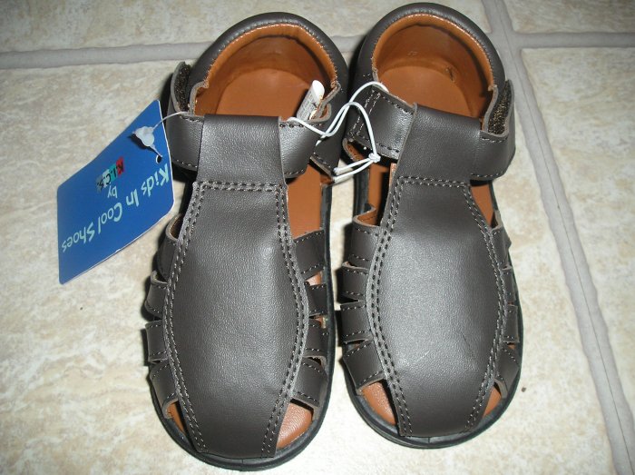 BOYS STEPS SANDALS SIZE 10 NWT