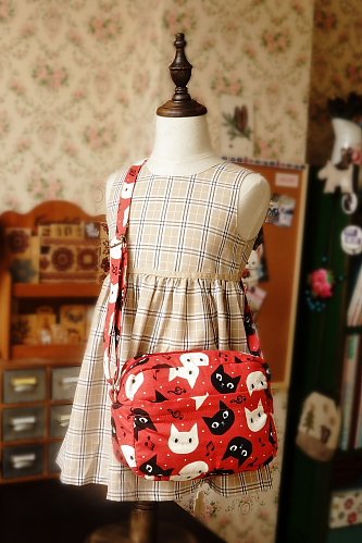 Free Shipping Japanese Kawaii Shoulder Messenger Bag - Cats