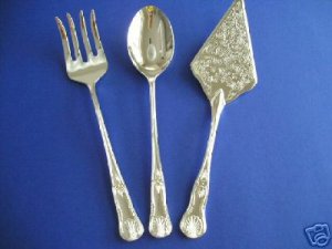 NIB WM. ROGERS SILVERPLATED 3 PC SERVING SET