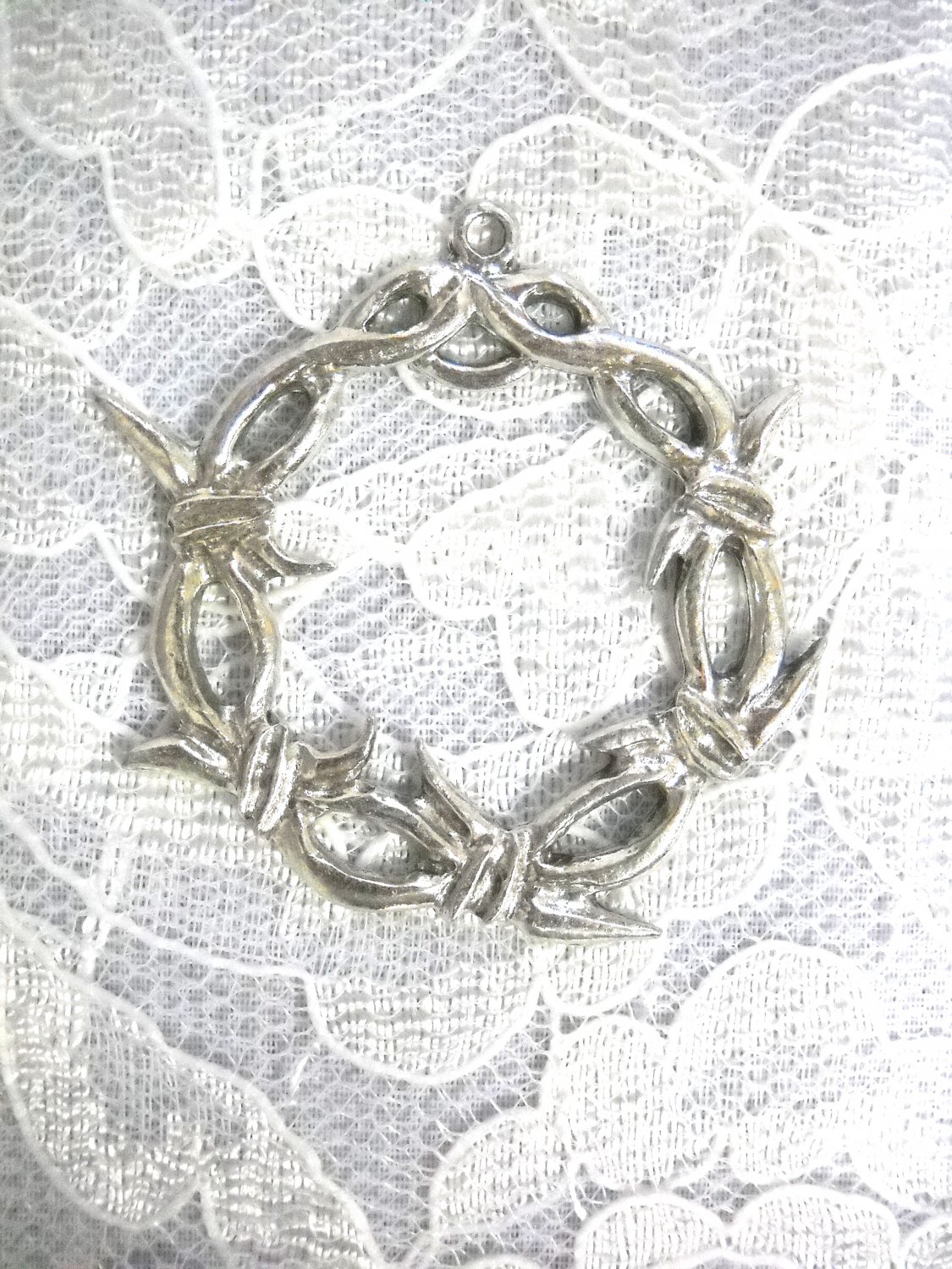 XL BARBED WIRE ROUND SHAPED CROWN OF THORNS PEWTER PENDANT ADJ CORD NECKLACE