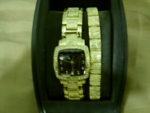 Women's watch and bracelet set