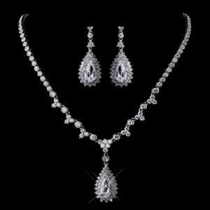 Silver Clear CZ Necklace Earring Set 1300