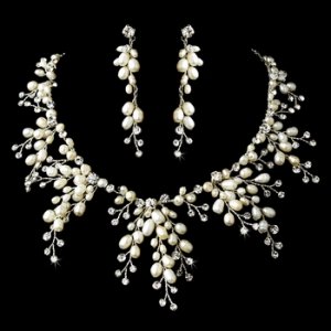 Stunning Silver Clear Crystal & Ivory Freshwater Pearl Necklace & Earring Set 8470