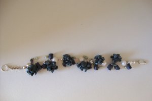 Green flower bracelet
