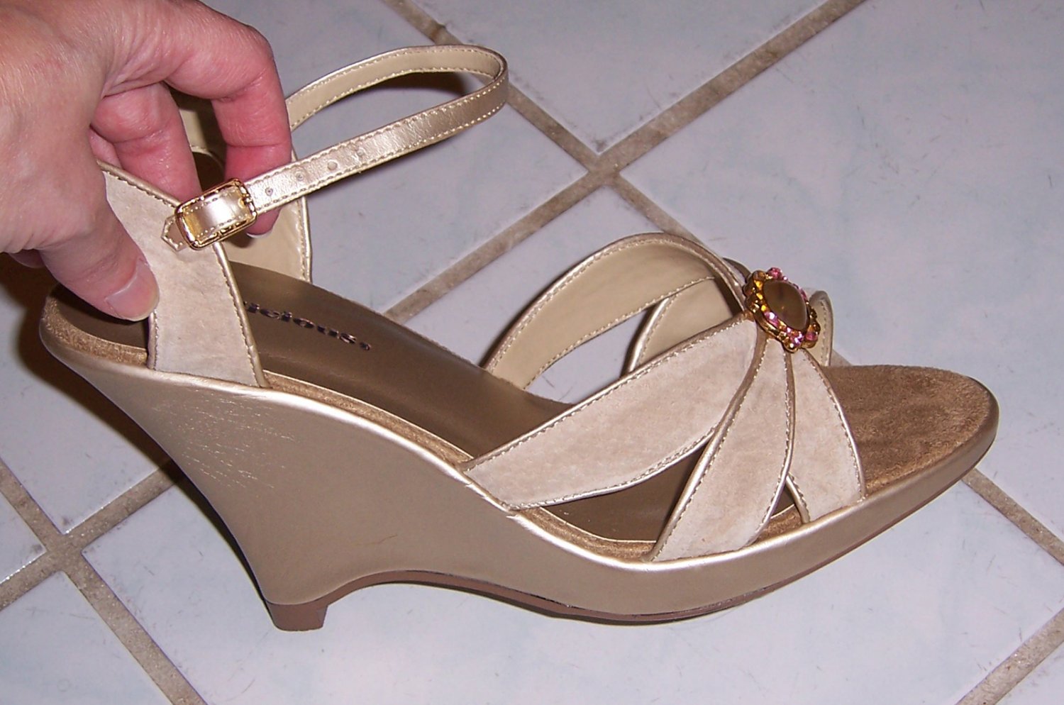 beige-suede-open-toe-gold-wedge-stunning-shoe-with-brooch-clip