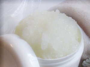 Mama Cee&acirc;�&cent; 'Inviting Vanilla' Salt Scrub - 4oz.