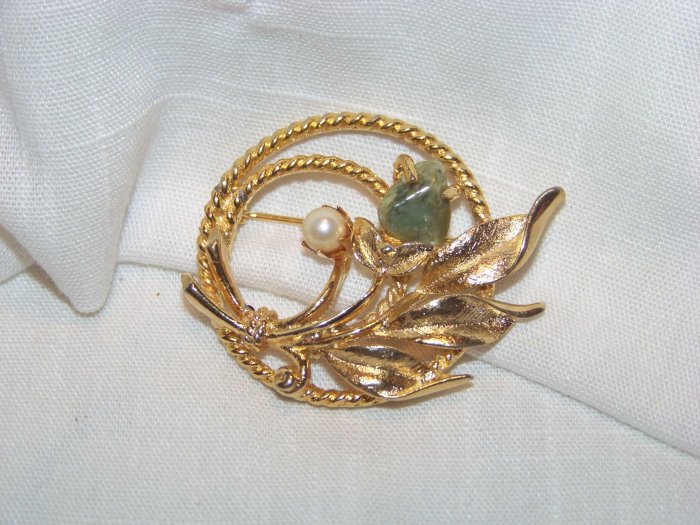 VINTAGE SARAH COVENTRY 'JADE GARDEN' PIN BROOCH
