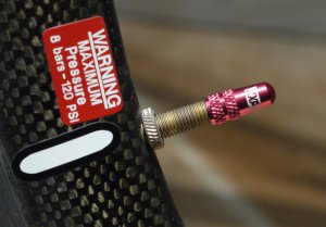 CNC WORK ALLOY CAP FOR PRESTA VALVE FRENCH TUBE TYRE 2 PCS PAIR ANODIZE RED
