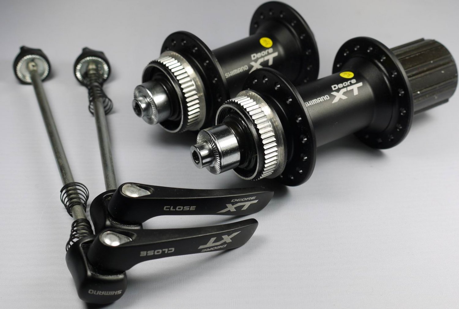 shimano deore xt hubs