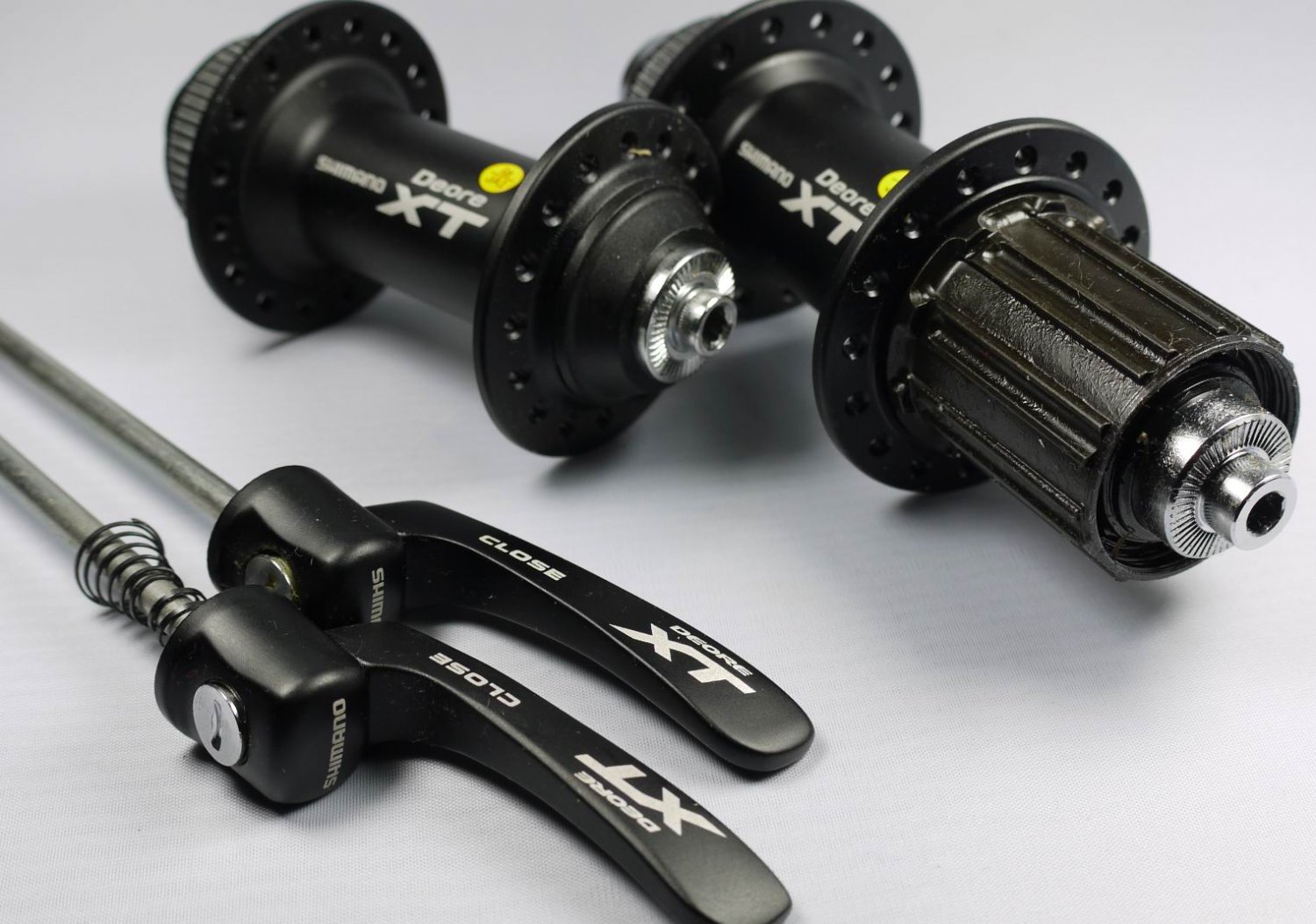 shimano deore xt hubs