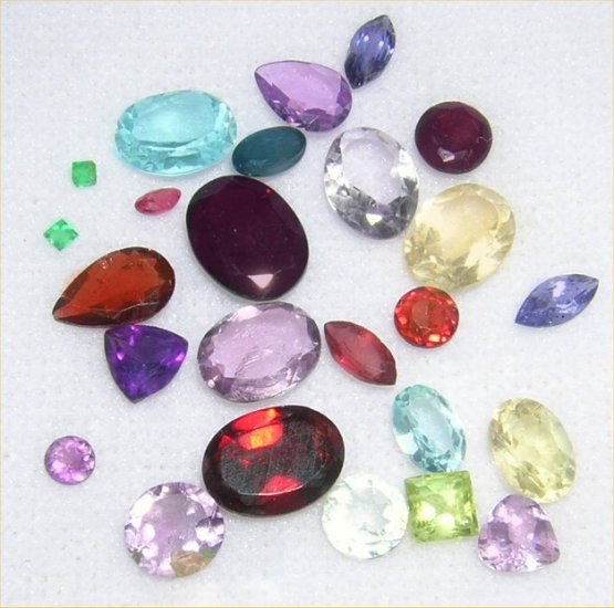 25 carats natural all Faceted gem stones