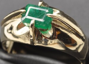 FINE DEEP GREEN ZAMBIA EMERALD 10KT GOLD MENS RING