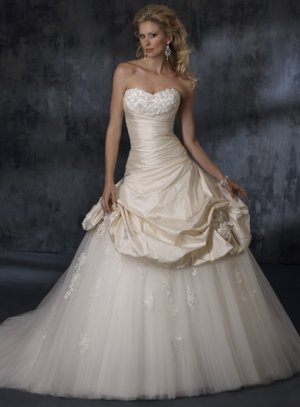 Stack-up Strapless Ball Gown Wedding Dress WN0083