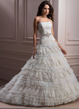 Gorgeous New Style Tiered Strapless A-line Wedding Dress WM0018