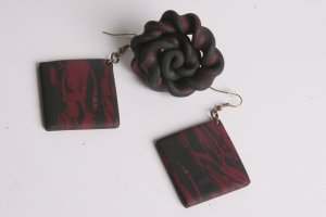 Black and Maroon Earring and Ring Set
