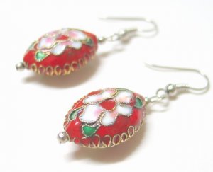 EA30 WHITE FLORAL RED CLOISONNE HOOK EARRINGS