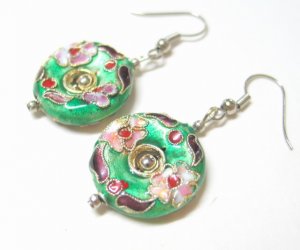 EA32 GORGEOUS FLORAL GREEN CLOISONNE HOOK EARRINGS