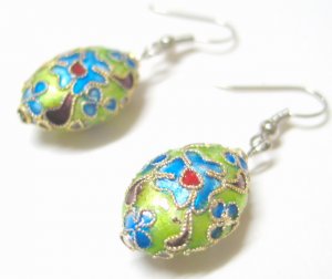 EA33 GORGEOUS BLUE FLORAL GREEN CLOISONNE HOOK EARRINGS