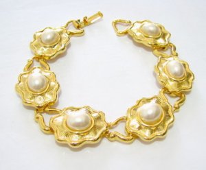 free ship 8.5 in. GOLDEN PLATED BRACELET B1010