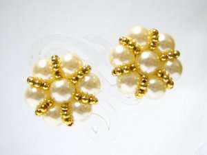 EA604 GORGEOUS PEARL CLIP ON EARRINGS 1.1 in.