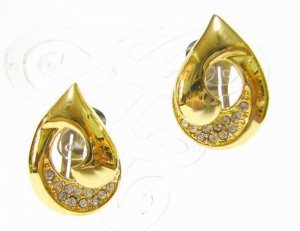 EA484 RHINESTONE GOLDEN CLIP ON EARRINGS 1.1 inches.