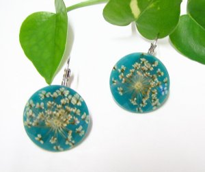 E723 UNIQUE FLORAL BLUE HOOK EARRINGS 1.3 in.