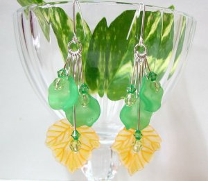 *FREE SHIPPING* E1026 Charming Pea Floral Dangle Earrings 7cm