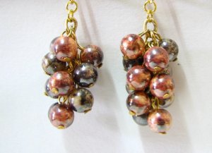 EA467 CLUSTER DANGLE LUCITE CLIP ON EARRINGS 1.5 in.