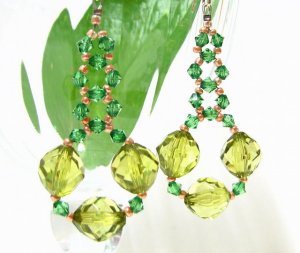 E1201 Gorgeous Dangle Green Clip On Earrings 6cm