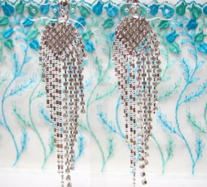 *FREE SHIPPING* E928s Rhinestone Dangle Charming Clip On Earrings 10cm