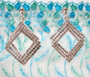 *FREE SHIPPING* E933s Rhinestone Rhombus Silverly Clip On Earrings 5cm