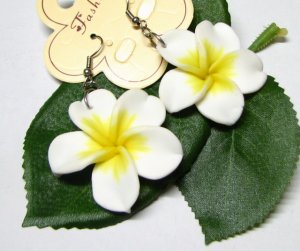 *FREE SHIPPING* STUD EARRINGS E902F Ceramic Clay White Flowers Hook Earrings 6cm