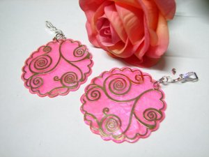 *FREE SHIPPING* E416 Goloden Pattern Pink Shell Clip On Earrings 6cm