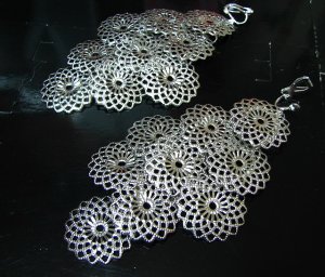 *FREE SHIPPING* E954 BlingBling Silverly Clip On Earrings Large! 9.5cm