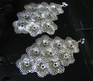 *FREE SHIPPING* E950 Silverly Floral Clip On Earrings H13cm Huge!!