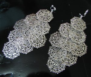 *FREE SHIPPING* E949 Large! Light! Silverly Floral Clip On Earrings 12.5cm