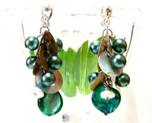 *FREE SHIPPING* E441 Shell & Beads Green Dangle Clip On Earrings 6cm