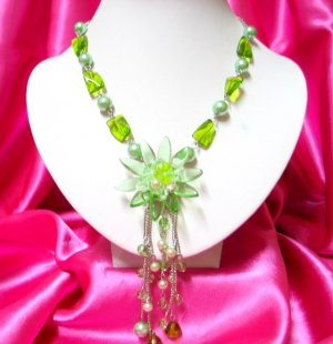 *FREE SHIPPING*NB249 GORGEOUS DANGLE FLORAL GLASS & BEADS LONG NECKLACE 24 in.