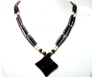 *FREE SHIPPING*NA1009 ETHNIC JEWELRY YAK BONE PENDANT NECKLACE 20 in.