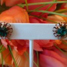 VINTAGE FAUX EMERALD STONE SET IN GOLD TONE ~ SCREW BACK EARRINGS VINTAGE FAUX EMERALD STONE SET IN GOLD TONE ~ SCREW BACK EARRINGS