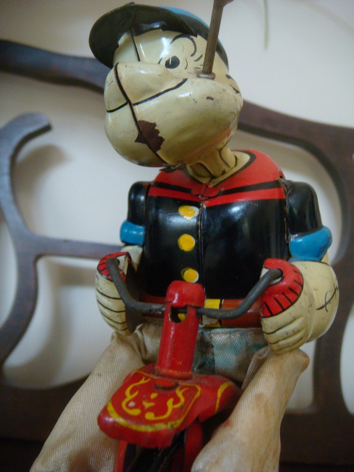 Vintage / Antique Popeye Wind Up Tin Toy Marx Linmar